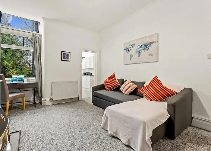 Premium Failsworth - Sleeps Up To 14! * Manchester