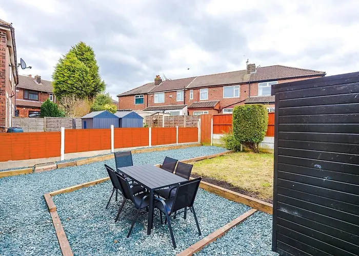 Tatil Evi 8min To Metrolink 20min To Etihad And Coop Live With Free Parking Manchester