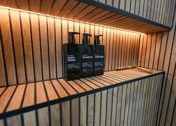 Σπίτι διακοπών Stunning Family With Hot Tub In Worsley Μάντσεστερ