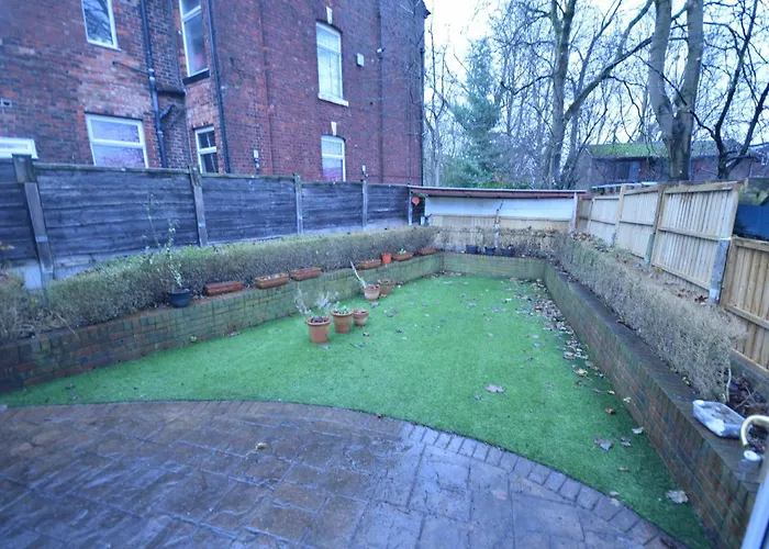 Cosy 2bdr House With Driveway Near * Manchester