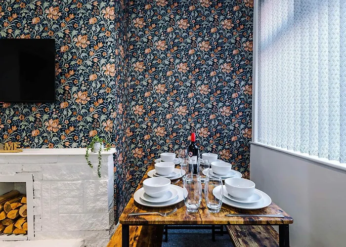 3 Bedroom Town House - Etihad Stadium - Free Parking Ferienhaus