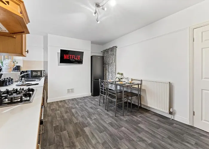 Luxury Group - - Sleeps 9 * Манчестер