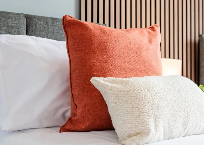 別荘 Comfort & Style In Salford - Sleeps 8 *