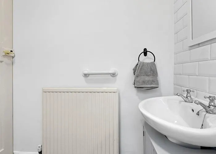 Luxury Group - - Sleeps 9 Manchester