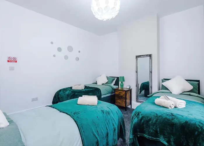 Modern 2-bed House Near Centre - Sleeps 6 Hébergement de vacances *