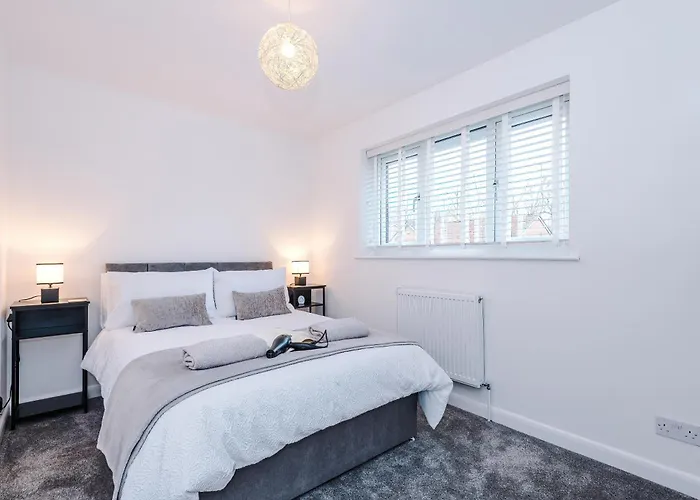 Сasa de vacaciones Stylish 2br House For 4 In With Parking Mánchester