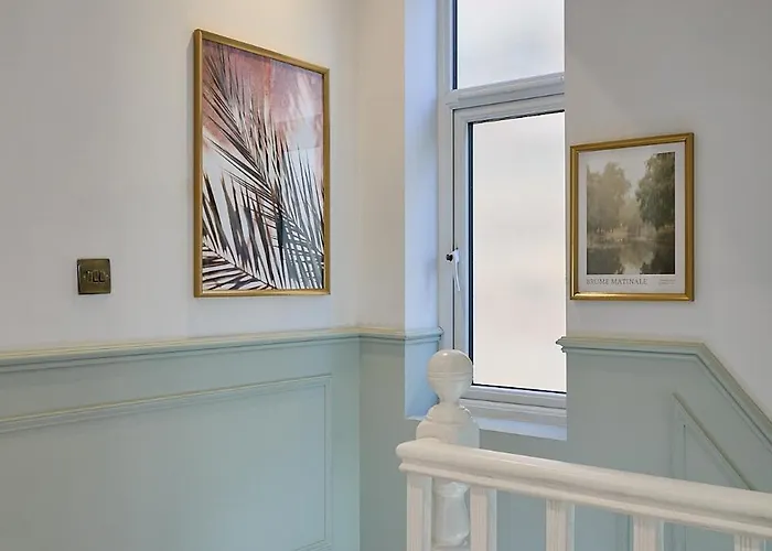 Stylish 4 Bed In Old Trafford Next To Mufc * 맨체스터