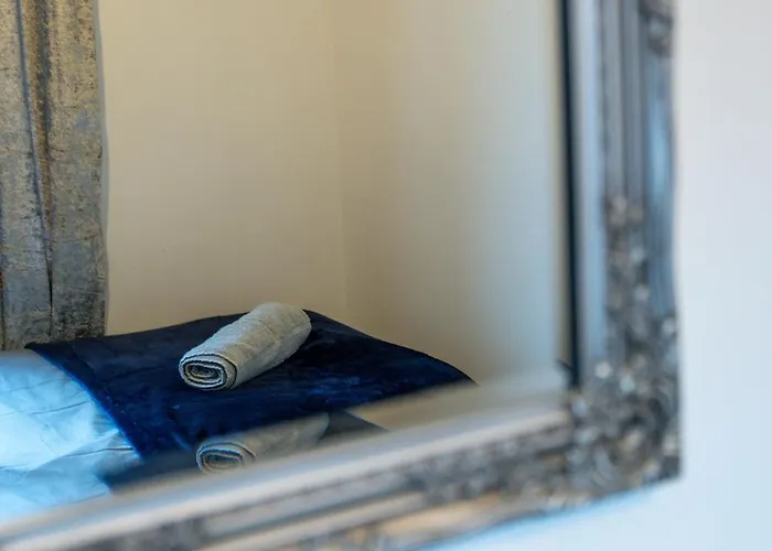 Luxury Group - - Sleeps 9 * Manchester