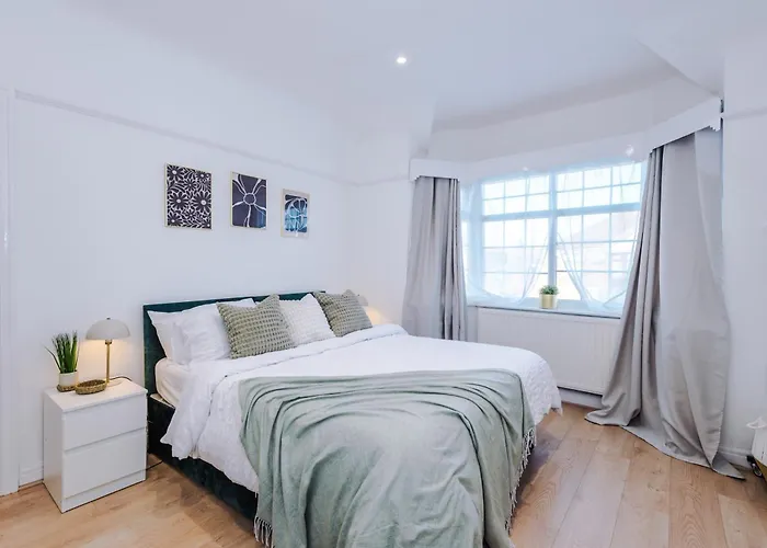 Free Park Stunning 3bedroom In 曼彻斯特