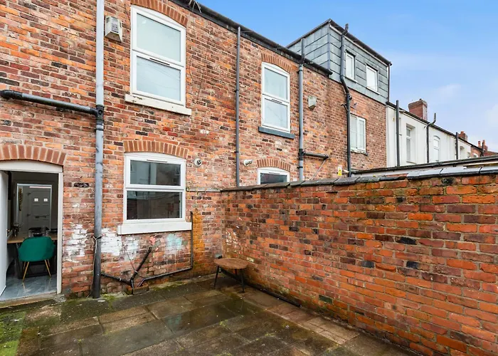 Manchester 2 Bedroom 5 Beds House 10 Minutes Away From City Centre And Hospitals On Street Parking ,Great For Long Term Stays Contractors And Hospital Workers * 曼彻斯特