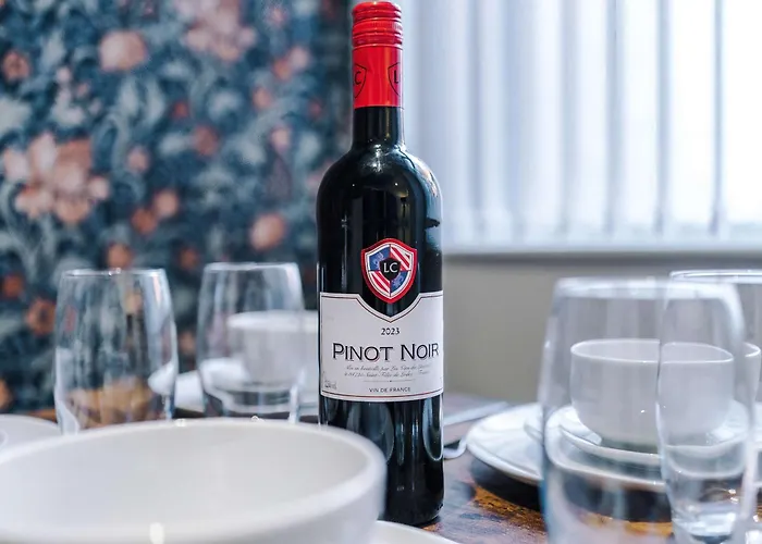 Ferienhaus 3 Bedroom Town House - Etihad Stadium - Free Parking *