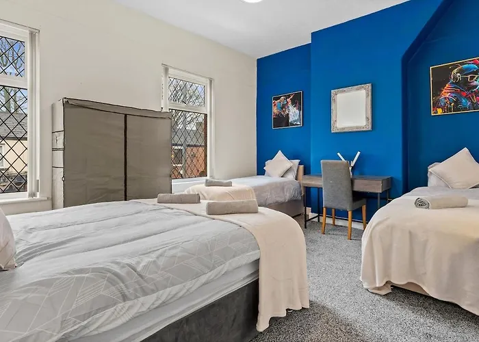 Premium Failsworth - Sleeps Up To 14! Tatil Evi Manchester