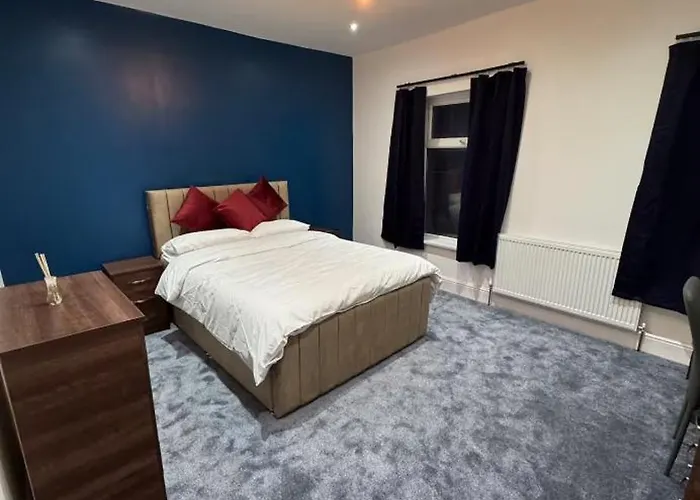 Mayford Shared House Guest house