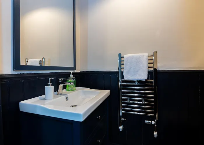 Detached House In Prestwich Sleeps 10 With Parking Holiday home Manchester