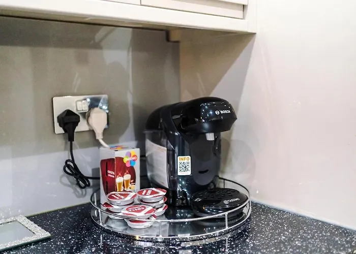 Tatil Evi Sleeps 13, Free Parking, Near Etihad & C0-0p Live, 4br Manchester