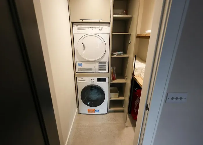 Stunning Family With Hot Tub In Worsley