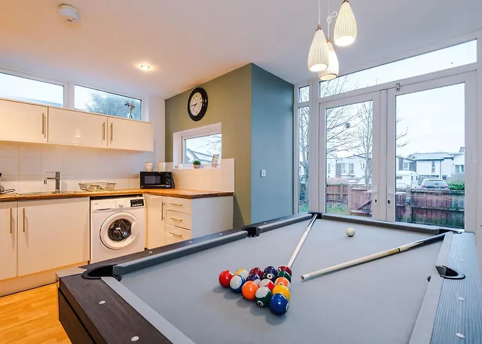 Stylish House In With Pool Table Prázdninový dům