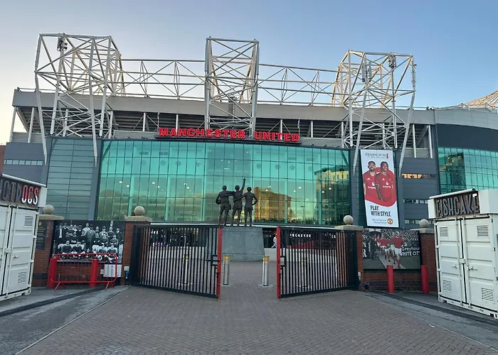 Hendham - Near Etihad Stadium, Coop Live Arena, National Cycling Centre & 24 Hour Asda מנצ'סטר