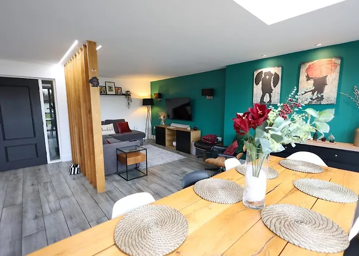 Σπίτι διακοπών Stunning Family With Hot Tub In Worsley *