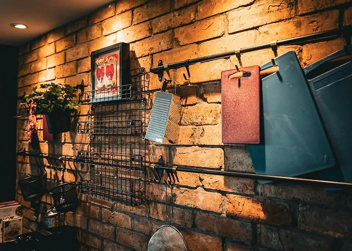 Stunning Family With Hot Tub In Worsley