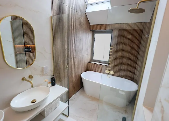 Σπίτι διακοπών Stunning Family With Hot Tub In Worsley *