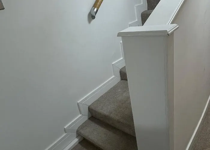 Guest house Hendham - Near Etihad Stadium, Coop Live Arena, National Cycling Centre & 24 Hour Asda Manchester