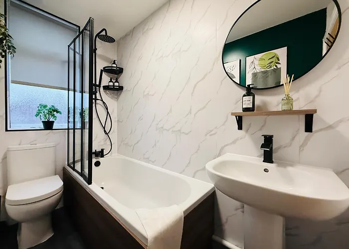 Stunning 3-bed Games * Manchester