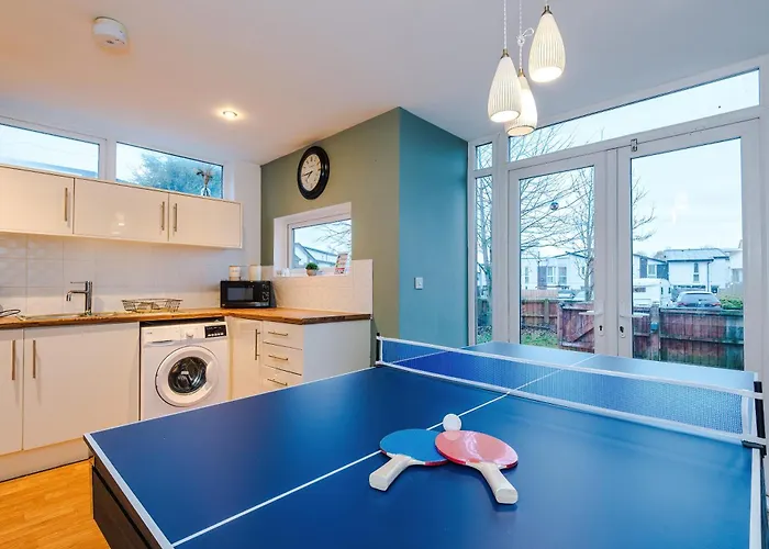 Stylish House In With Pool Table Prázdninový dům