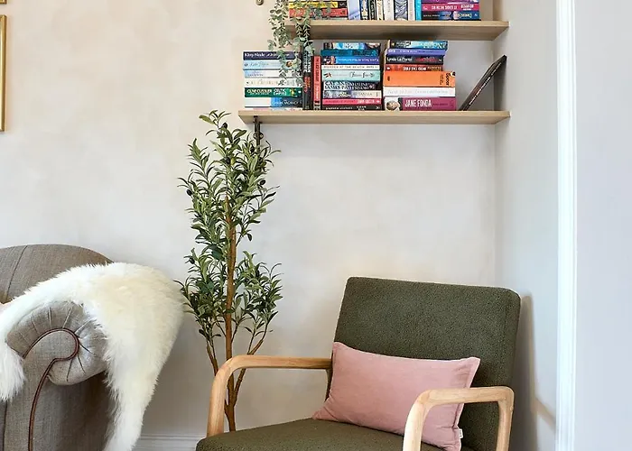 Stylish 4 Bed In Old Trafford Next To Mufc