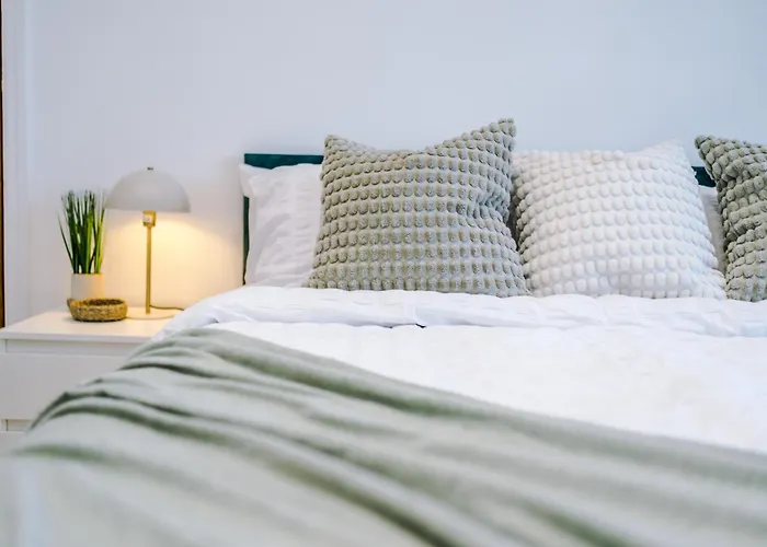 Free Park Stunning 3bedroom In *