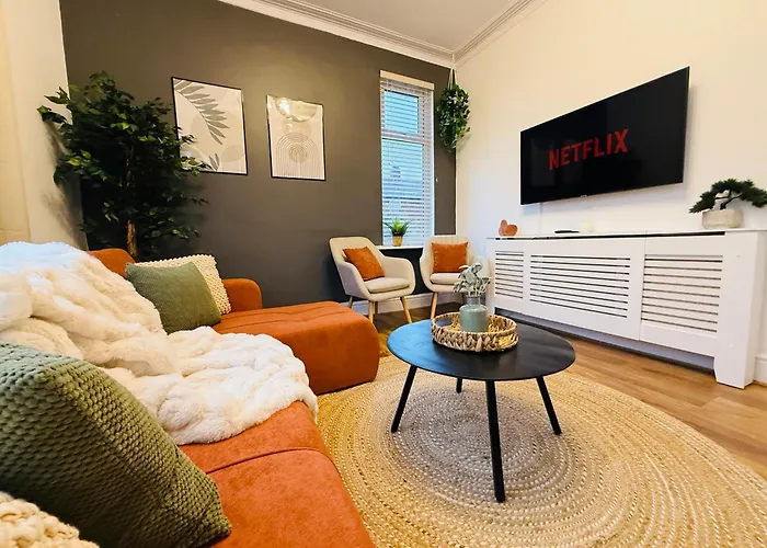 펜션 3br House Near Old Trafford With Games Sleeps 8 맨체스터