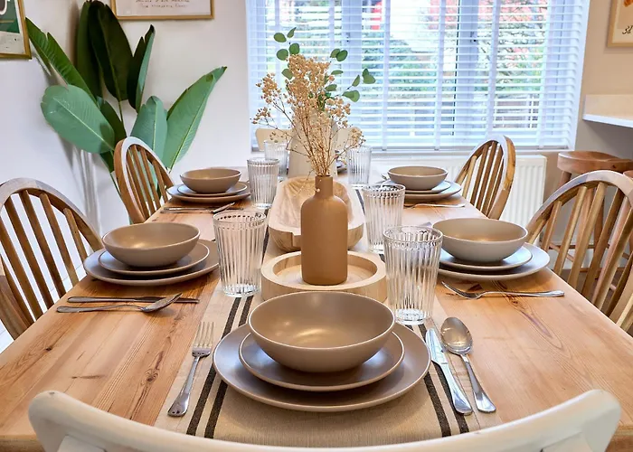 Stylish 4 Bed In Old Trafford Next To Mufc