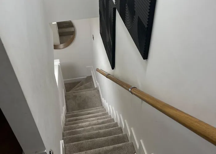 Hendham - Near Etihad Stadium, Coop Live Arena, National Cycling Centre & 24 Hour Asda Guest house