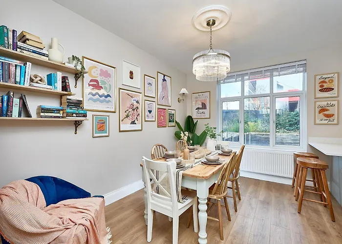 Semesterbostad Stylish 4 Bed In Old Trafford Next To Mufc Manchester