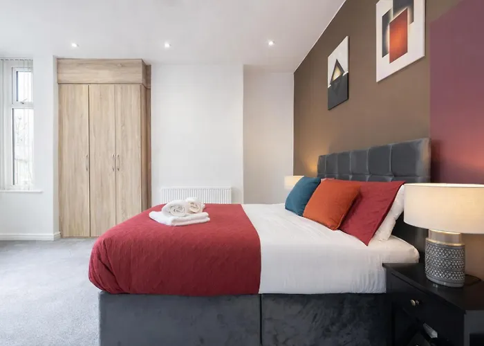 Modern & Spacious 4-bedroom Home, Family & Contractor Friendly, 펜션