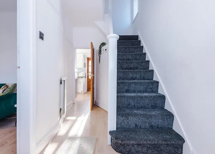 Free Park Stunning 3bedroom In