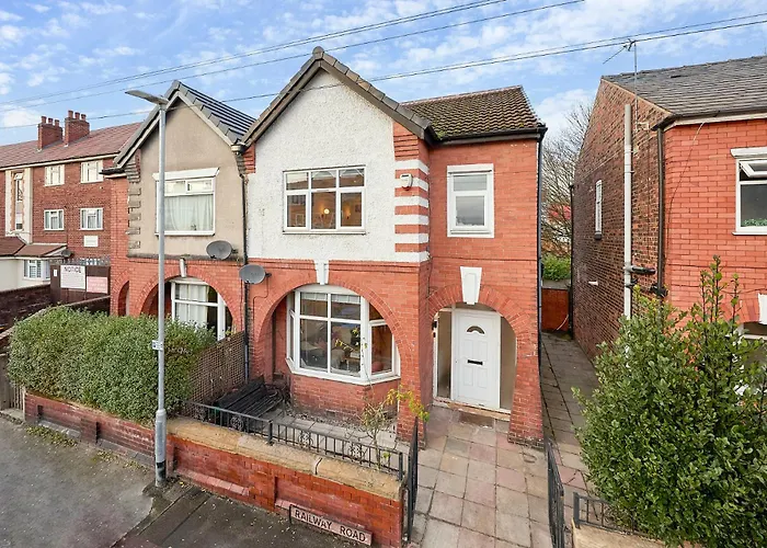 Stylish 4 Bed In Old Trafford Next To Mufc 펜션 *