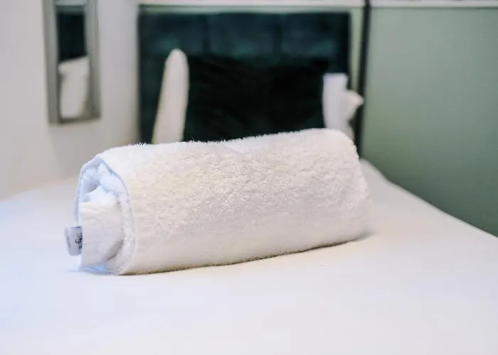 Stylish House In With Pool Table Manchester