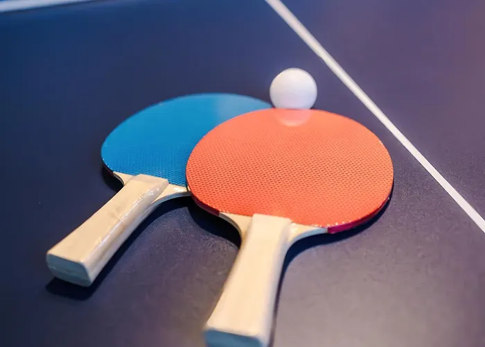 Stylish House In With Pool Table *