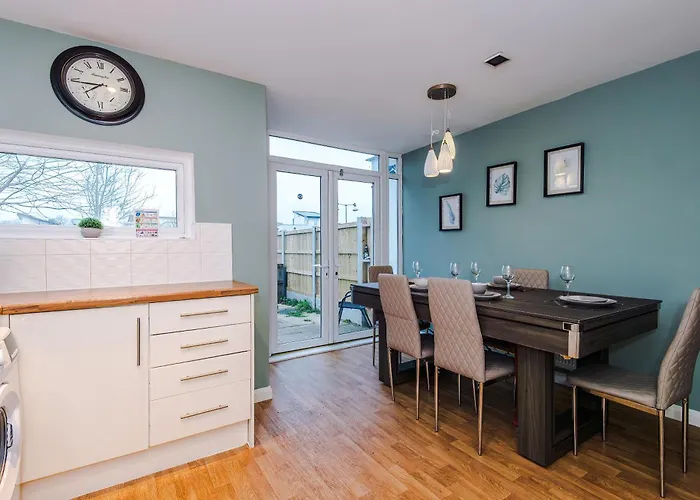 Stylish House In With Pool Table Manchester