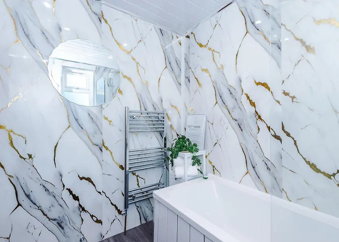 Free Park Stunning 3bedroom In