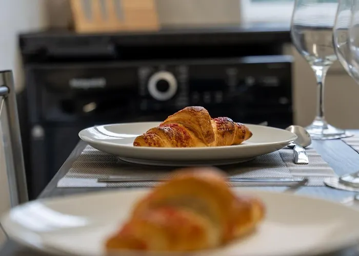 Premium Failsworth - Sleeps Up To 14! Manchester