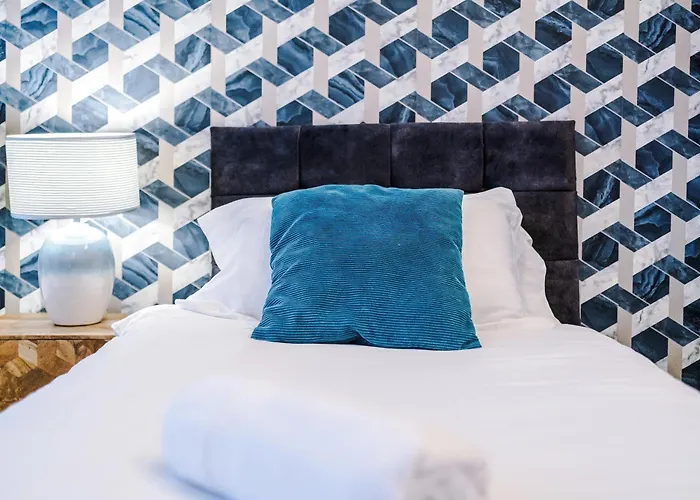 Tatil Evi Spacious Escape On - Parking - Garden Manchester