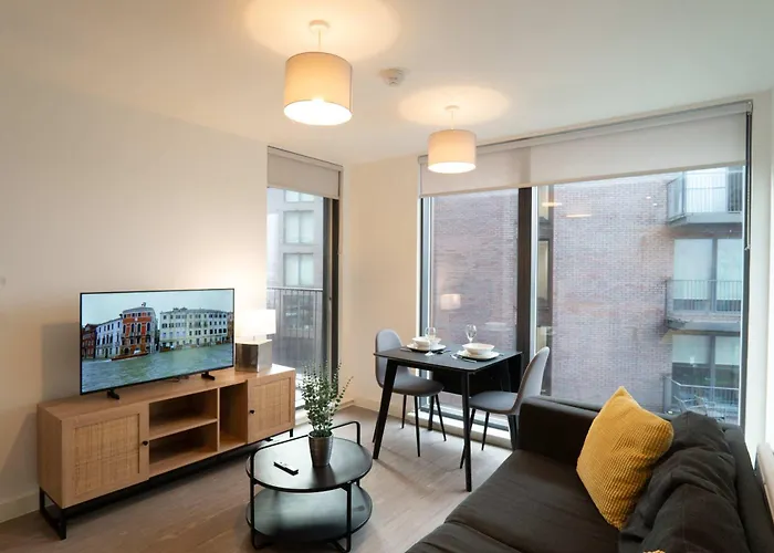 Bright 1 Bed In W Balcony דירה מנצ'סטר