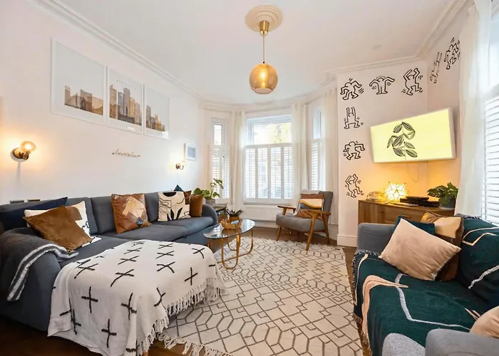 1bdr Didsbury Loft With Parking And Outdoor Space Apartment *