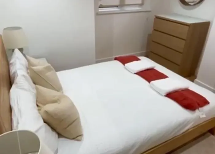 Whittaker Flats * マンチェスター