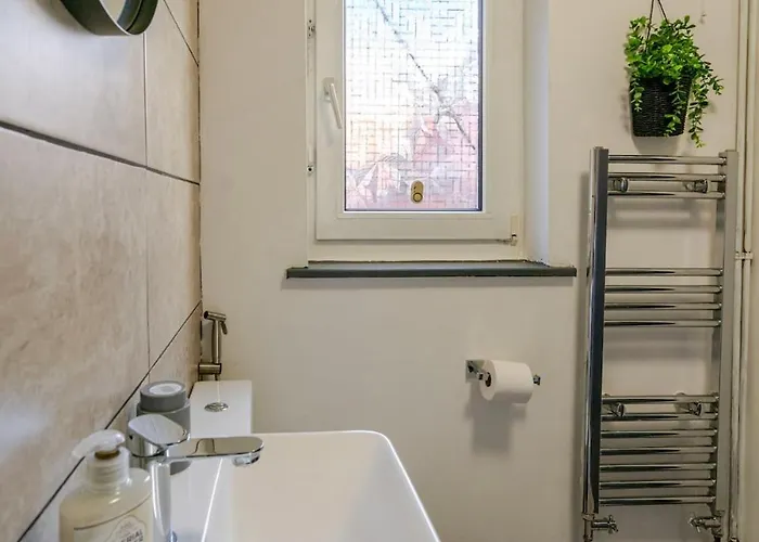 Tallis House, Near Centre, Sleeps 8 By Nmb * Manchester