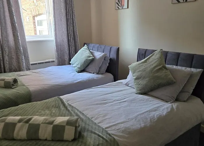 Charming 1Br Retreat With Garden & Wifi 公寓 曼彻斯特