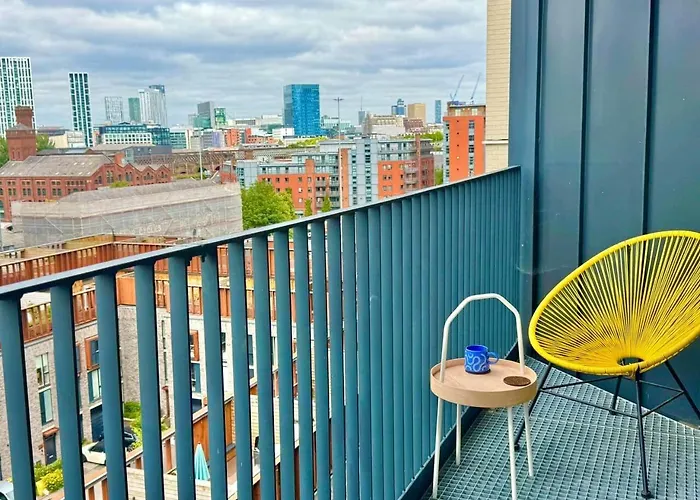 Boutique Centre Apartment, Balcony, Parking *