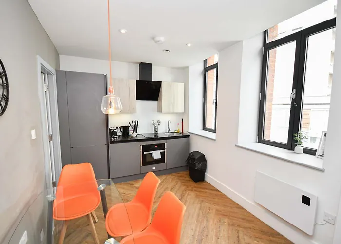 Apartment Convenient 2bed Flat W Security